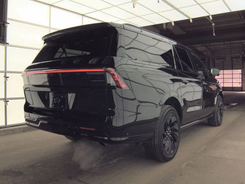 Used 2025 Lincoln Navigator L Reserve w/ Jet Appearance Package image 18