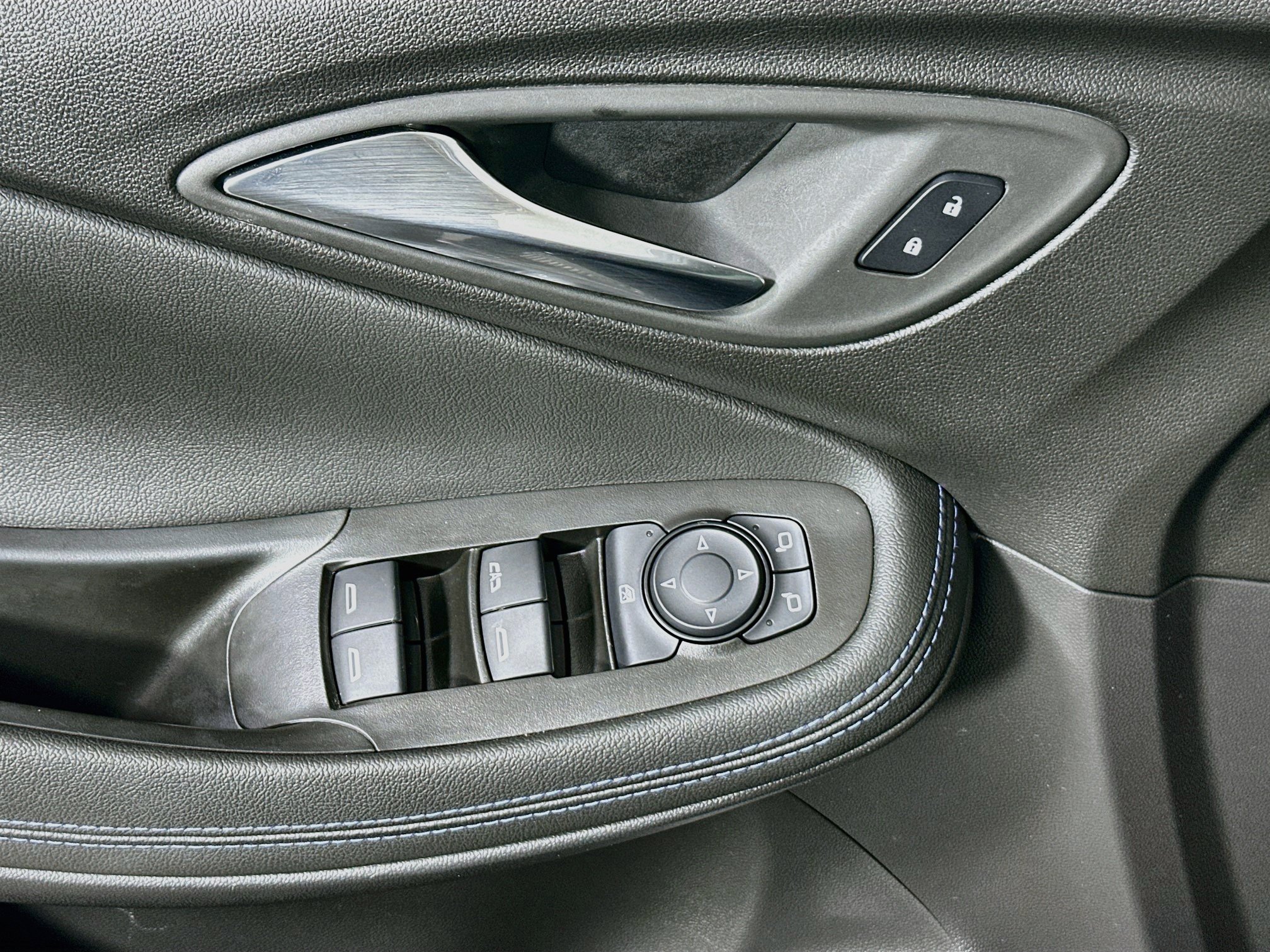 Used 2026 Buick Encore GX Sport Touring w/ Advanced Technology Package FWD image 14