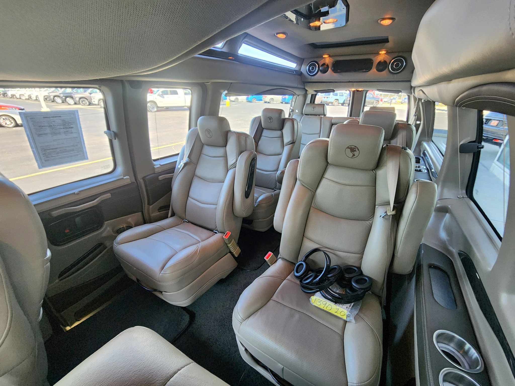 Used 2020 Chevrolet Express 2500 Extended w/ Enhanced Convenience Package RWD image 23