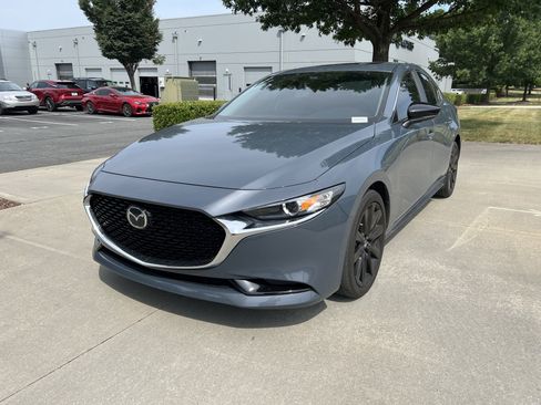 Used 2022 MAZDA MAZDA3 s FWD image 6