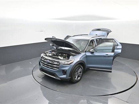 New 2025 Ford Explorer Active w/ Active Comfort Package image 35