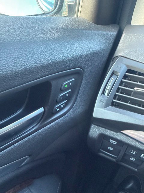 Used 2020 Acura MDX SH-AWD image 24