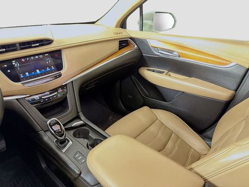 Used 2019 Cadillac XT5 Platinum image 28