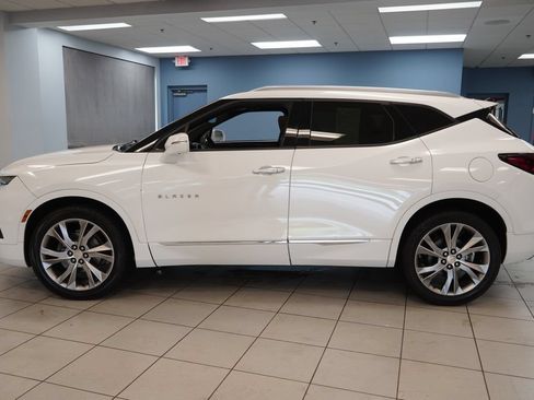 Used 2019 Chevrolet Blazer Premier w/ Sun and Wheels Package FWD image 2