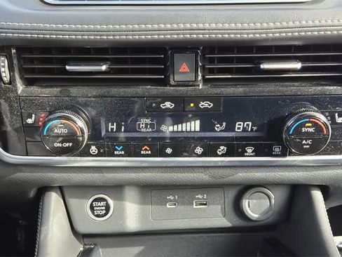 Used 2021 Nissan Rogue SL image 19