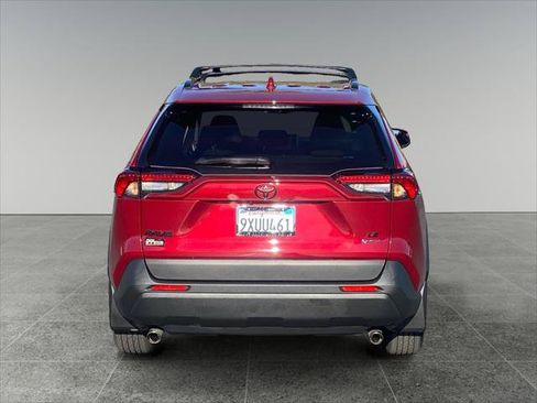 Certified 2025 Toyota RAV4 LE AWD/4WD image 4