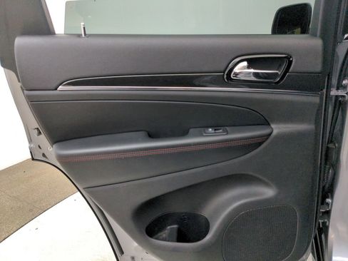 Used 2019 Jeep Grand Cherokee Trailhawk AWD/4WD image 37