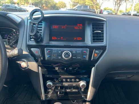 Used 2014 Nissan Pathfinder S FWD image 18