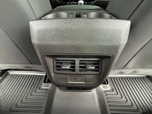 Used 2023 Chevrolet Colorado Z71 w/ Z71 Convenience Package 2 AWD/4WD image 18