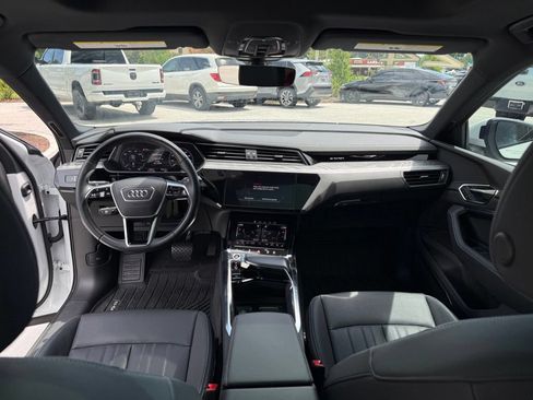 Used 2024 Audi Q8 e-tron Premium Plus w/ Premium Plus Package AWD/4WD image 14