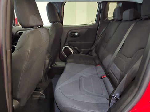 Used 2018 Jeep Renegade Latitude w/ Cold Weather Group AWD/4WD image 23