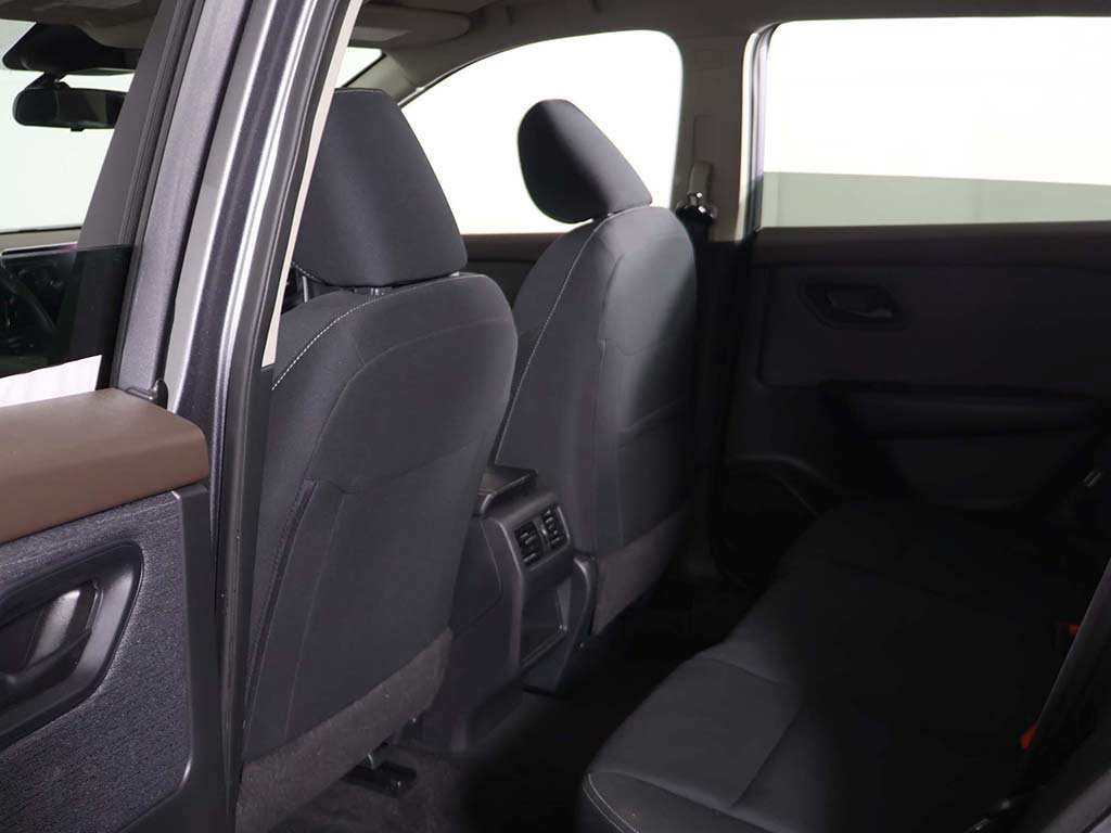 Used 2023 Nissan Rogue S AWD/4WD image 23