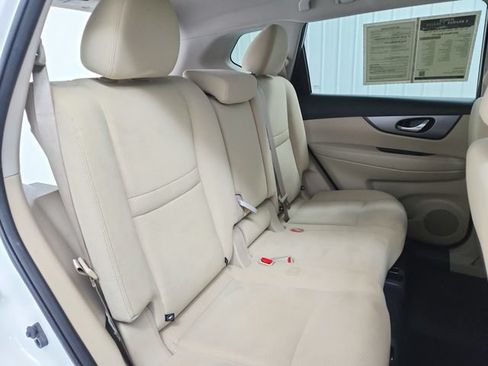 Used 2016 Nissan Rogue SV FWD image 38
