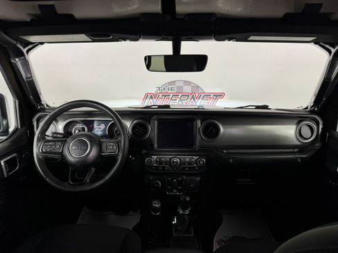 Used 2023 Jeep Gladiator Sport AWD/4WD image 11