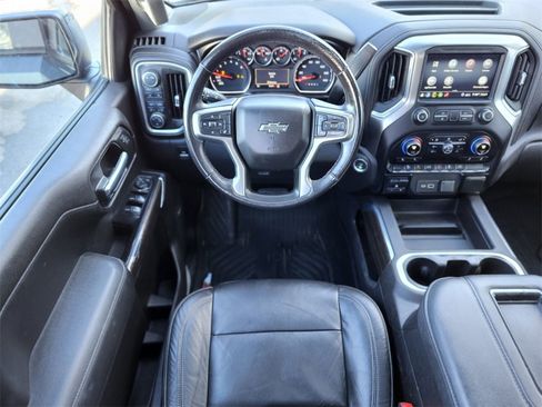 Used 2020 Chevrolet Silverado 1500 RST image 11