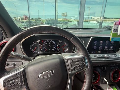 Used 2021 Chevrolet Blazer RS w/ Enhanced Convenience Package FWD image 9