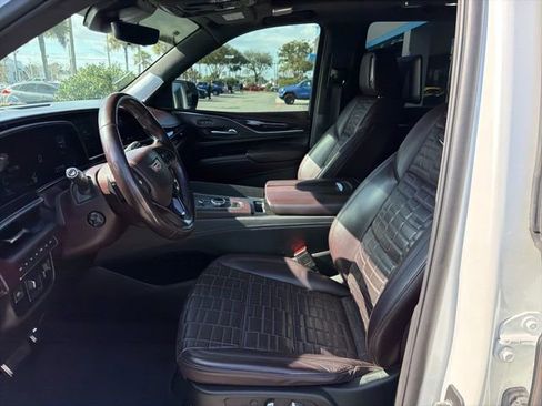 Used 2022 Cadillac Escalade Sport Platinum w/ LPO, ONYX Package image 8