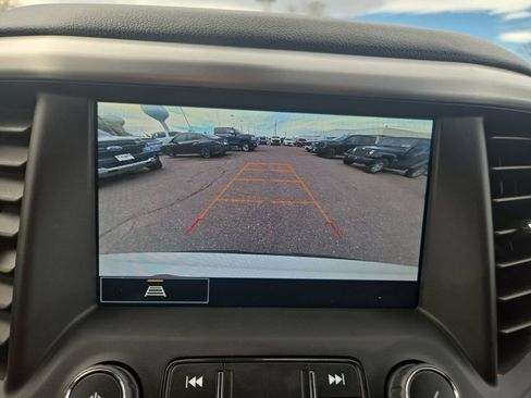 Used 2023 GMC Acadia SLT image 17