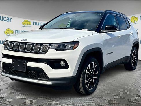 Used 2022 Jeep Compass Limited image 3