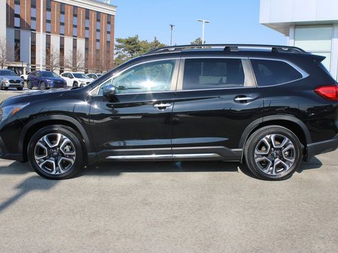 Used 2023 Subaru Ascent Touring image 8