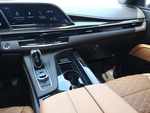 Used 2021 Cadillac Escalade Premium Luxury w/ Driver Assist Tech Package image 18