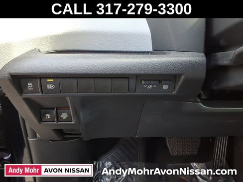 Used 2026 Toyota Sienna XLE FWD image 20