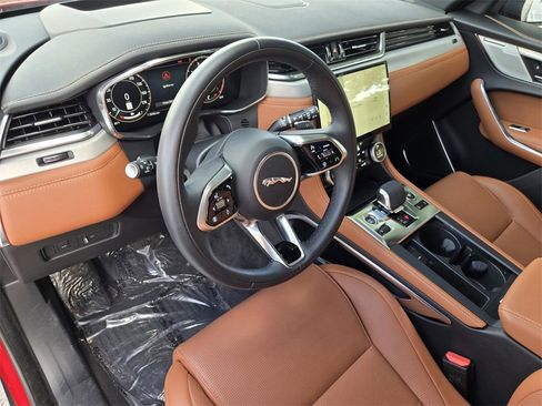 Used 2025 Jaguar F-PACE R-Dynamic S image 18