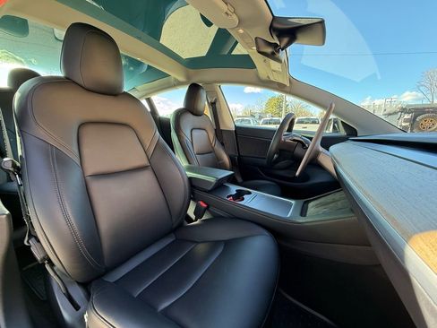 Used 2021 Tesla Model 3 Standard Range Plus image 33