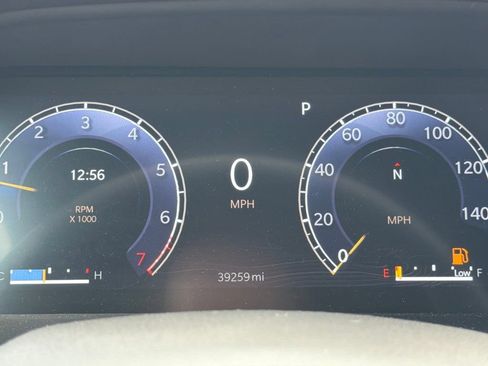 Used 2024 Jeep Grand Cherokee Limited AWD/4WD image 9