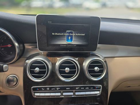 Used 2019 Mercedes-Benz GLC 300 4MATIC image 18