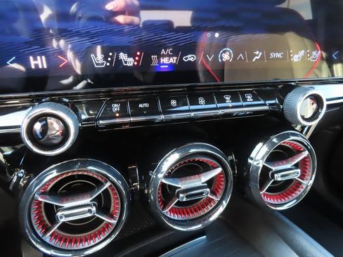 Used 2025 Chevrolet Blazer EV RS image 29