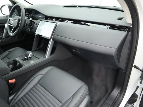 Certified 2024 Land Rover Discovery Sport S image 18