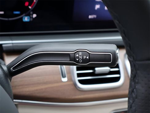 Certified 2025 Mercedes-Benz GLS 450 4MATIC image 37