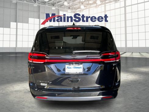 New 2026 Chrysler Pacifica Select FWD image 4