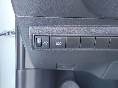 Used 2021 Toyota Corolla LE image 26