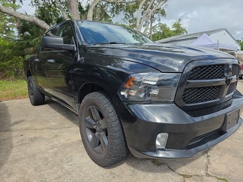 Used 2017 RAM 1500 Express w/ Black Ram 1500 Express Group AWD/4WD image 6