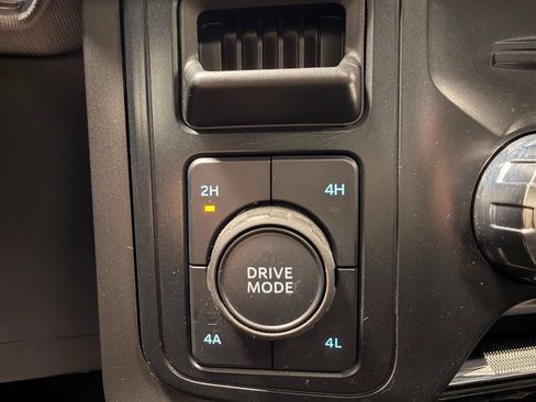 Used 2025 Ford F150 Lariat AWD/4WD image 40
