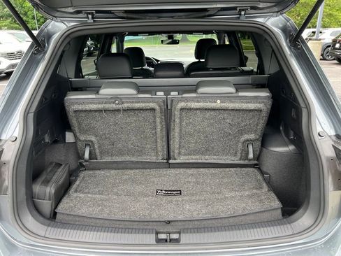 Used 2023 Volkswagen Tiguan SE R-Line FWD image 13