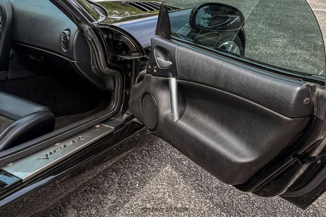 Used 2006 Dodge Viper SRT-10 RWD image 25