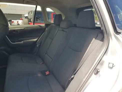 Used 2021 Toyota RAV4 LE FWD image 11