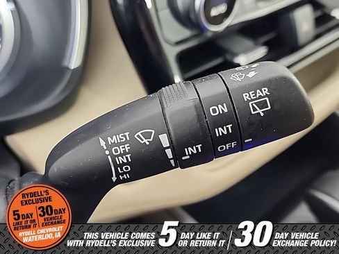 Used 2021 Toyota Highlander XLE image 30