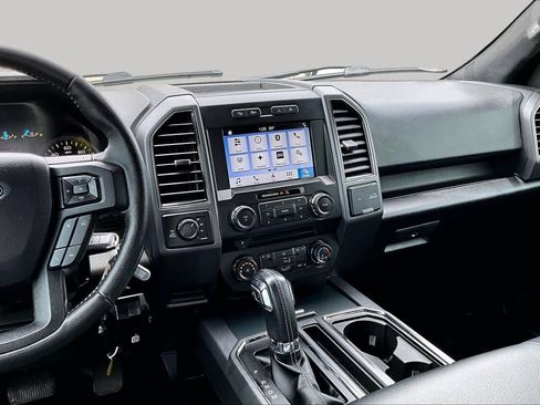 Used 2018 Ford F150 XLT w/ Equipment Group 302A Luxury AWD/4WD image 9