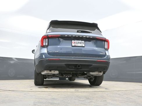 Used 2025 Ford Explorer Active image 34