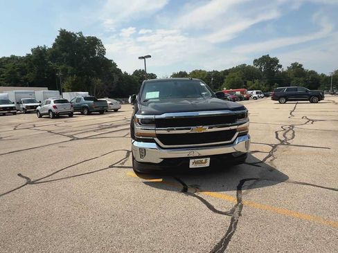 Used 2018 Chevrolet Silverado 1500 LT w/ Texas Edition AWD/4WD image 3