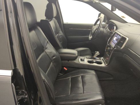 Used 2018 Jeep Grand Cherokee Overland AWD/4WD image 21