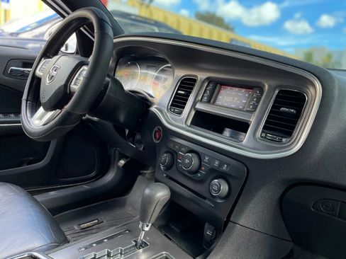 Used 2013 Dodge Charger SE image 22