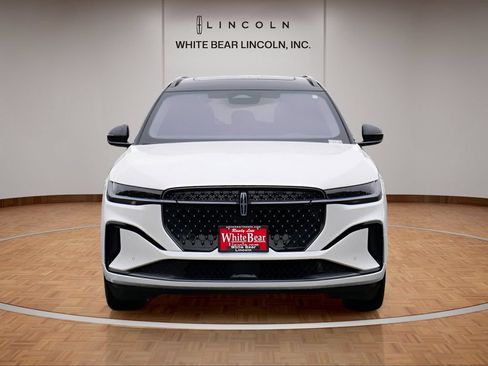 Used 2025 Lincoln Nautilus Black Label w/ Jet Appearance Package AWD/4WD image 2