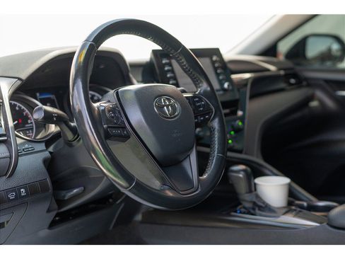Used 2022 Toyota Camry SE FWD image 28
