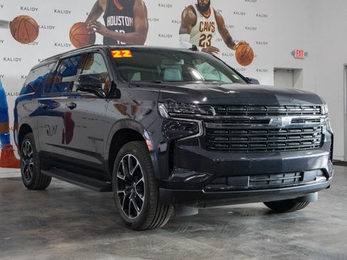 Used 2022 Chevrolet Suburban RST w/ Luxury Package image 19