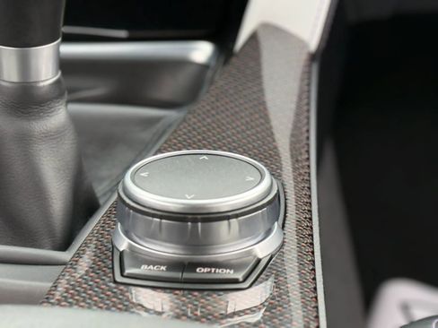 Used 2020 BMW M4 Coupe w/ Competition Package image 27